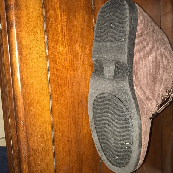 Shoes - Picture 3 of 4